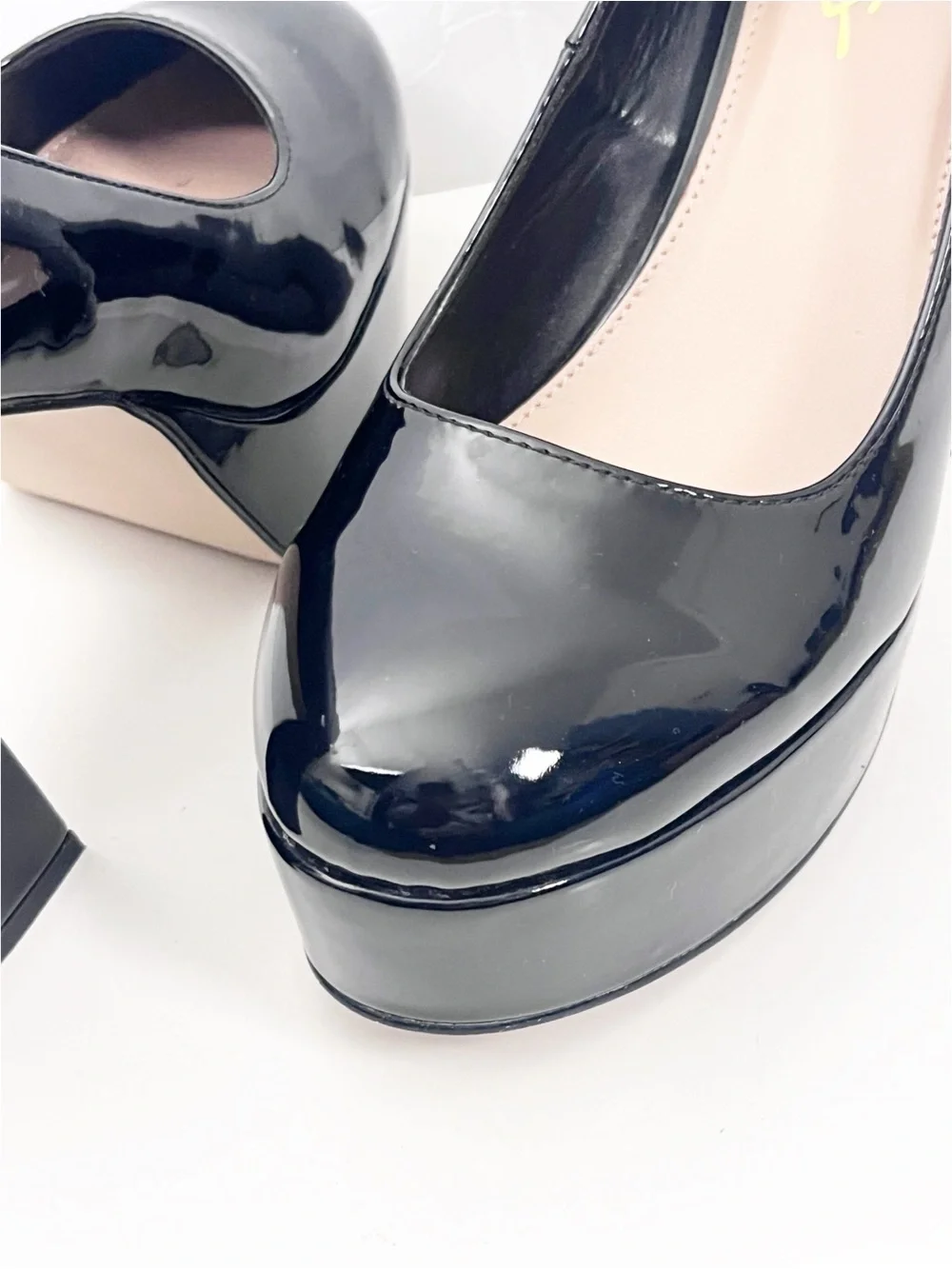 LULUS Joanah Black Patent Leather Round Toe Chunky Platform Block Heels Size 9